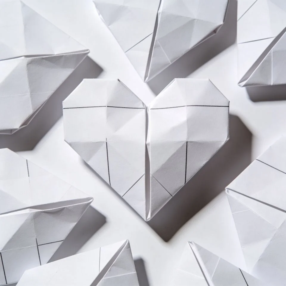 heart-pfp-white-paper-fold-origami-artistic-craft White paper fold heart pfp with origami artistic style and crafted aesthetic for Pinterest creative and Instagram art profiles