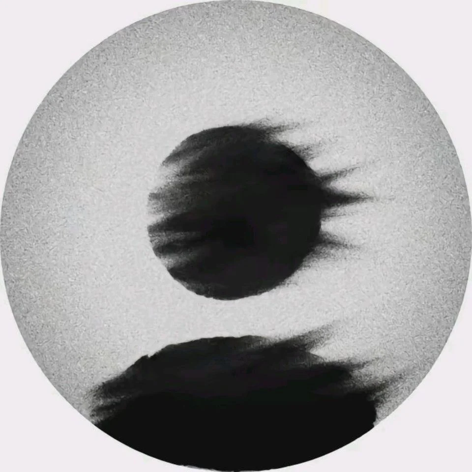 plain-black-pfp-simple-minimalist-solid-dark-aesthetic Plain black pfp simple minimalist with solid dark aesthetic ideal for Discord Instagram Pinterest profile icon pictures