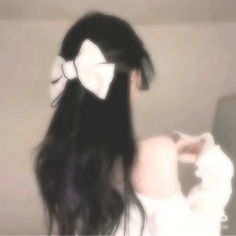 Soft white aesthetic girl pfp with elegant colors for TikTok, Instagram, and Pinterest profiles