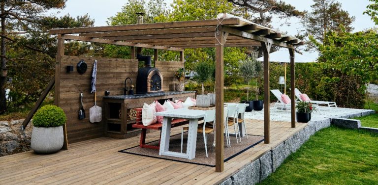 How to Plan the Perfect Outdoor Kitchen